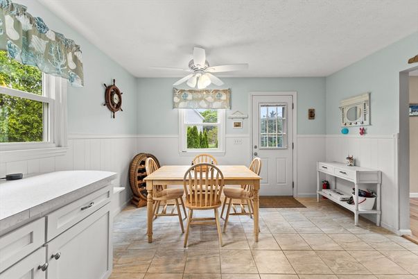 Dining room, Interior