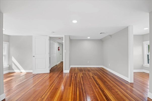 Empty room, Interior, Recessed Lighting, Wood Texture Flooring