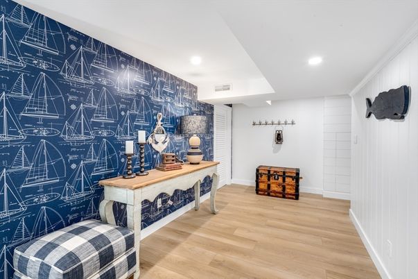 Interior, Recessed Lighting, Wood Texture Flooring
