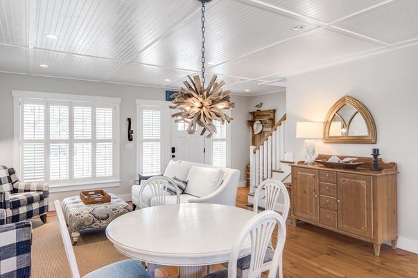 Dining room, Interior, Living room, Pendant Lights, Recessed Lighting, Wood Texture Flooring