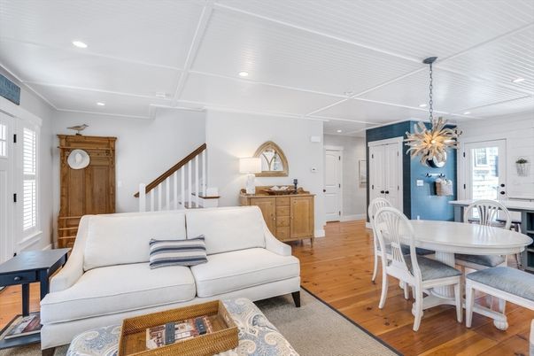 Dining room, Interior, Living room, Pendant Lights, Recessed Lighting, Wood Texture Flooring