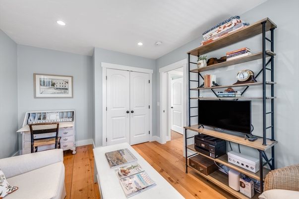 Interior, Recessed Lighting, Wood Texture Flooring