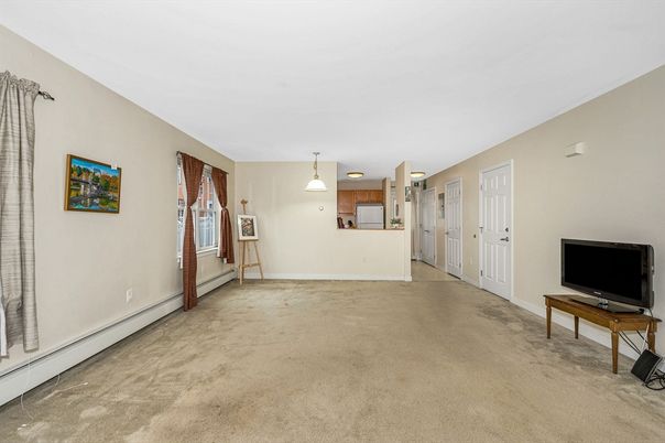 Empty room, Interior, Pendant Lights