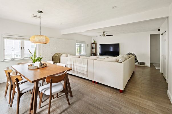 Dining room, Interior, Living room, Pendant Lights, Recessed Lighting, Wood Texture Flooring