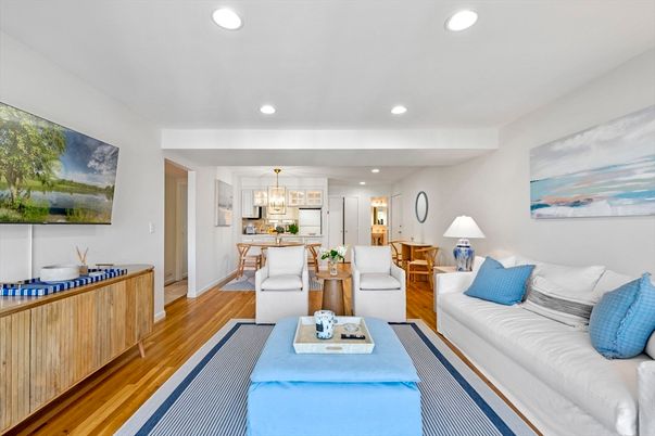 Chandelier, Dining room, Interior, Living room, Recessed Lighting, Wood Texture Flooring