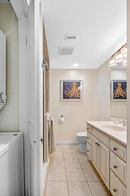 Bathroom, Interior, Recessed Lighting