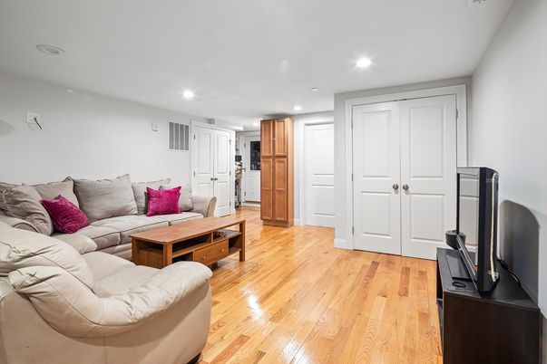 Interior, Living room, Recessed Lighting, Wood Texture Flooring