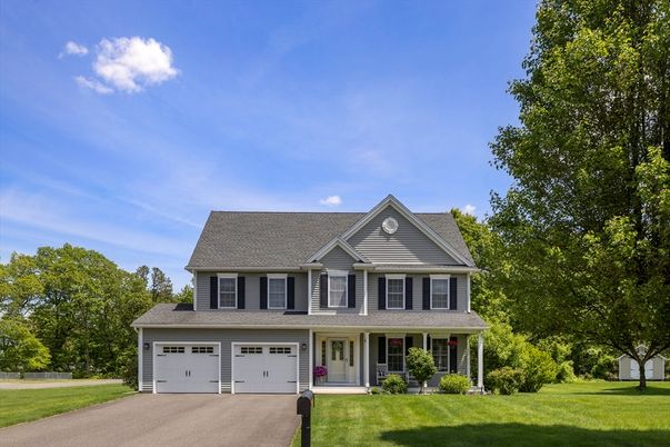 Attached, Exterior, Facade, Farmhouse