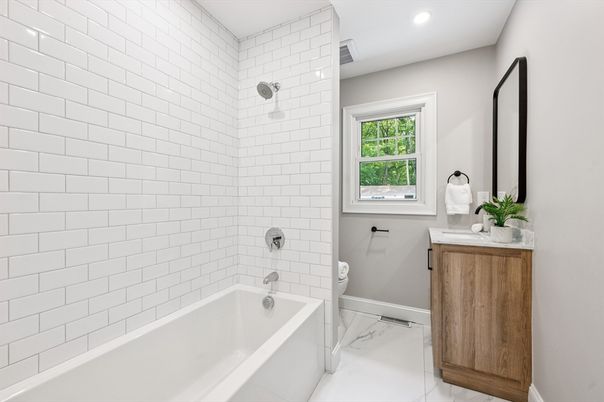 Bathroom, Interior, Marble, Recessed Lighting