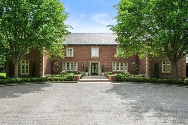 Exterior, Facade, Brick Facade, Georgian