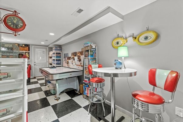 Game Room, Interior, Recessed Lighting