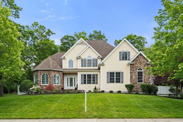 Exterior, Facade, Brick Facade, Farmhouse