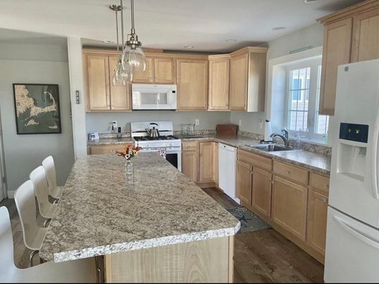 Dining room, Interior, Kitchen, Pendant Lights, Recessed Lighting, Wood Texture Flooring