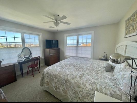 Bedroom, Interior, Water