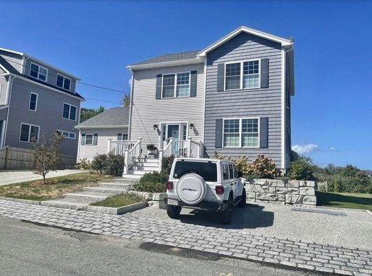 Exterior, Facade, Rowhouse