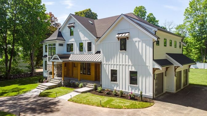 Exterior, Facade, Farmhouse