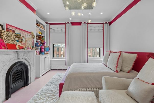 Bedroom, Fireplace, Interior, Pendant Lights, Recessed Lighting