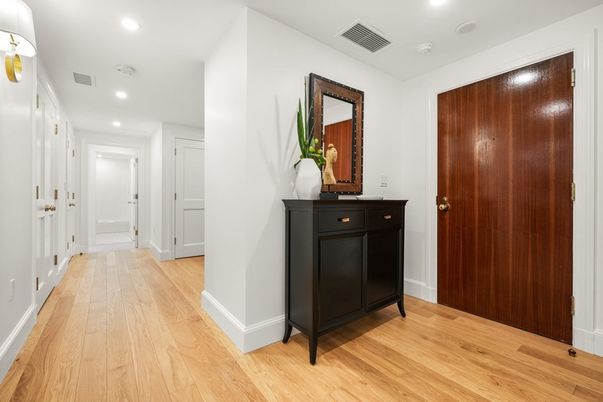 Interior, Recessed Lighting, Wood Texture Flooring