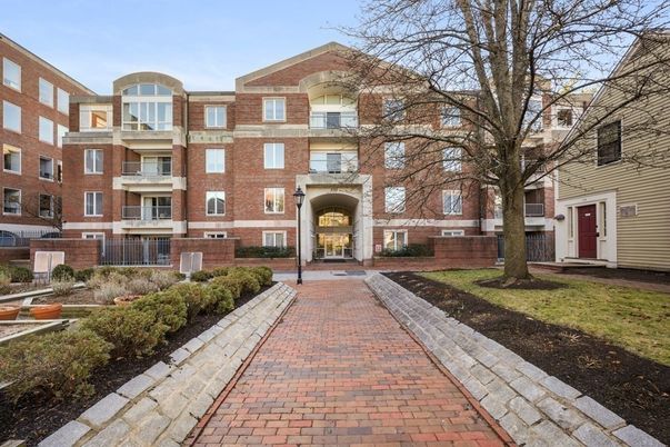 Exterior, Facade, Brick Facade, Rowhouse