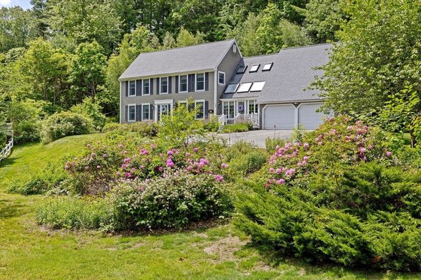 Attached, Exterior, Facade, Cape Cod