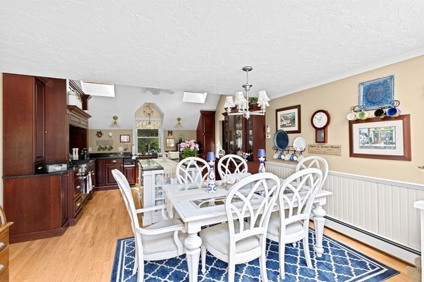 Chandelier, Dining room, Interior, Kitchen, Wood Texture Flooring