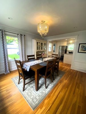 Chandelier, Dining room, Interior, Recessed Lighting, Wood Texture Flooring