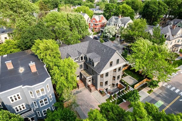 Exterior, Facade, Queen Anne Victorian