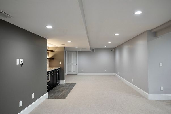Empty room, Interior, Recessed Lighting