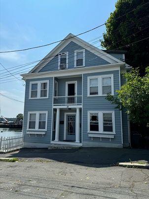 Exterior, Facade, Queen Anne Victorian