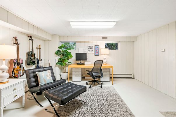 Home Office, Interior