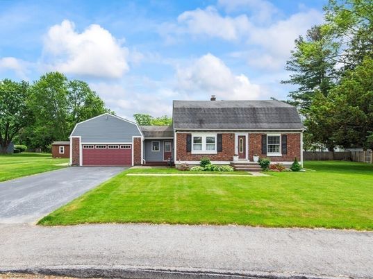 Attached, Exterior, Facade, Brick Facade, Cape Cod