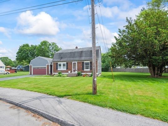 Attached, Backyard, Exterior, Facade, Brick Facade, Cape Cod