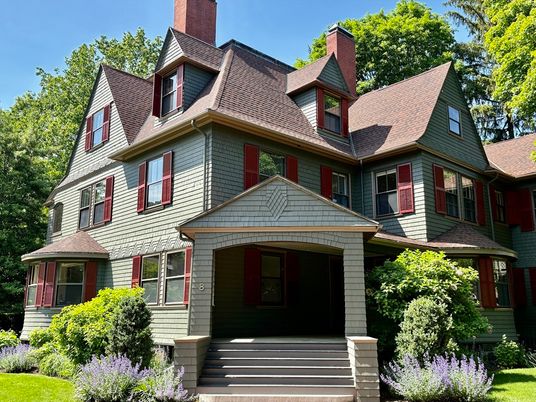Exterior, Facade, Queen Anne Victorian
