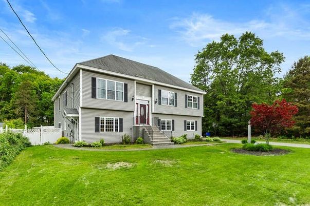 Backyard, Exterior, Facade, Raised Ranch