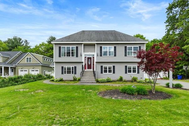 Backyard, Exterior, Facade, Raised Ranch