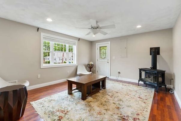 Interior, Recessed Lighting, Wood Texture Flooring