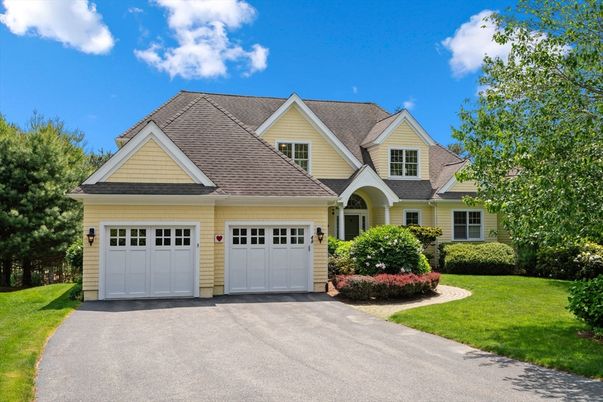 Attached, Exterior, Facade, Farmhouse