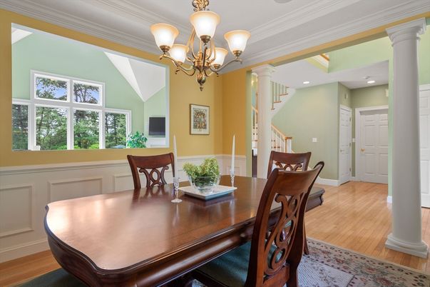 Chandelier, Dining room, Interior, Recessed Lighting, Wood Texture Flooring