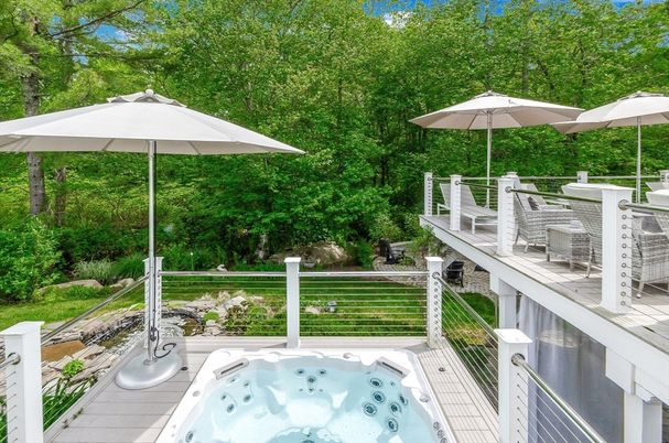 Exterior, Hot Tub