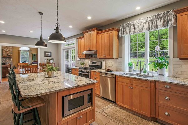 Dining room, Interior, Kitchen, Pendant Lights, Recessed Lighting, Stainless Steel Appliances