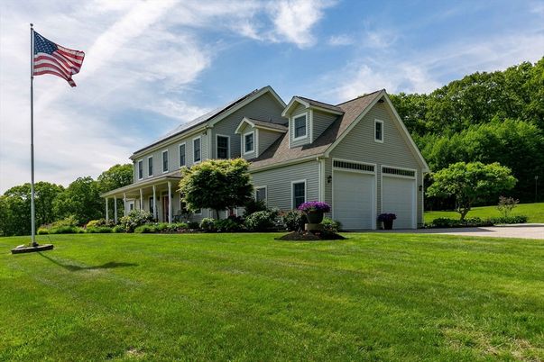 Attached, Exterior, Facade, Farmhouse