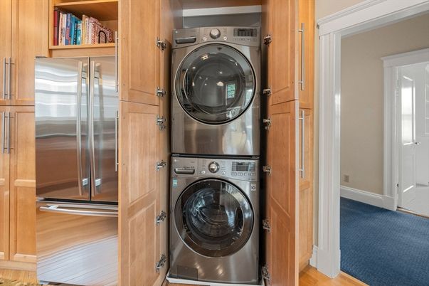Interior, Utility Closets, Washer, Wood Texture Flooring