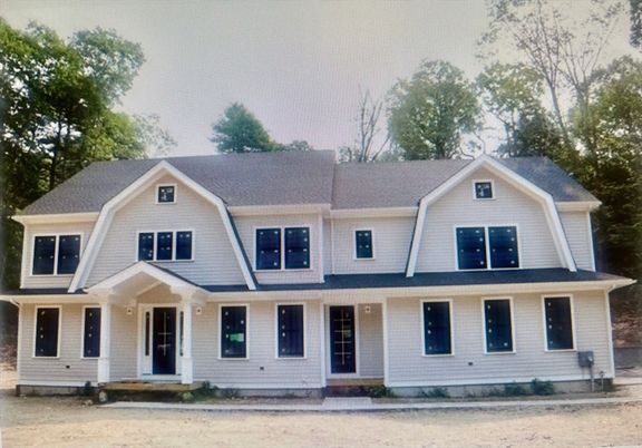 Exterior, Facade, Farmhouse