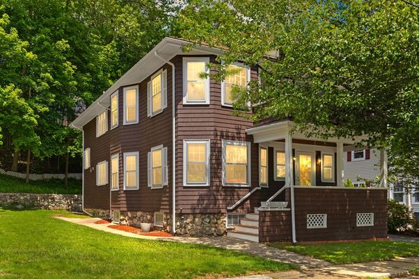 Exterior, Facade, Rowhouse
