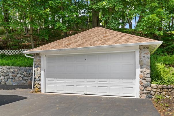 Detached Garage, Exterior