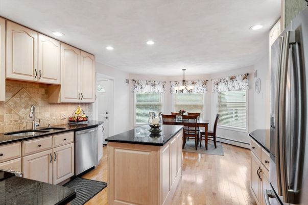 Chandelier, Dining room, Interior, Kitchen, Recessed Lighting, Wood Texture Flooring