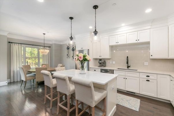 Chandelier, Dining room, Interior, Kitchen, Pendant Lights, Recessed Lighting, Wood Texture Flooring