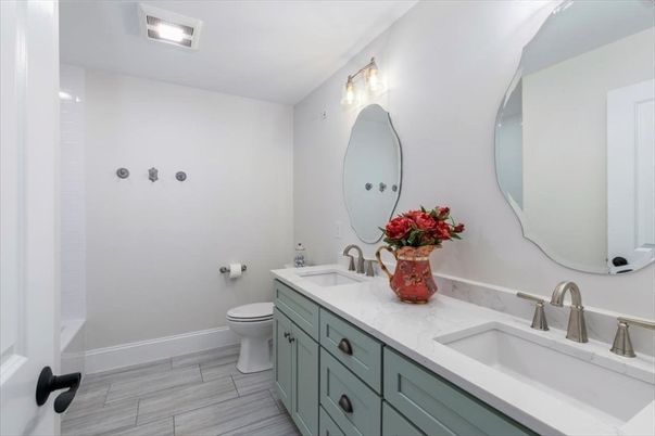Bathroom, Dual Sink Vanities, Interior