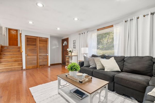 Interior, Living room, Recessed Lighting, Wood Texture Flooring