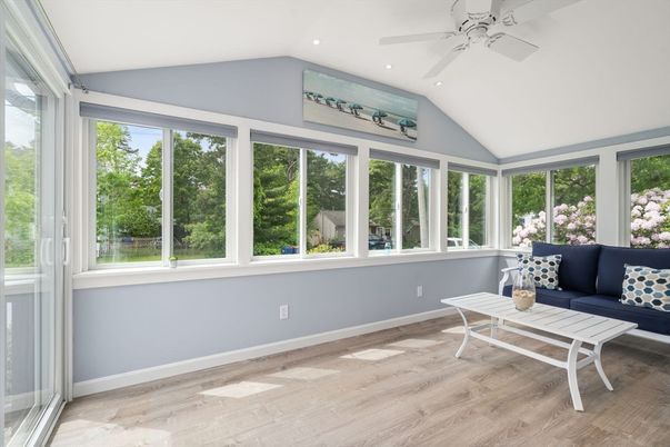 Interior, Recessed Lighting, Sun Room, Wood Texture Flooring